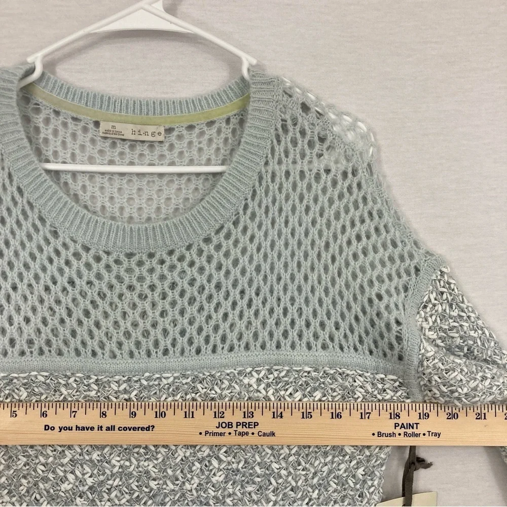 New Hinge Gray Silver Metallic Open Knit Round Neck Sweater Medium‎